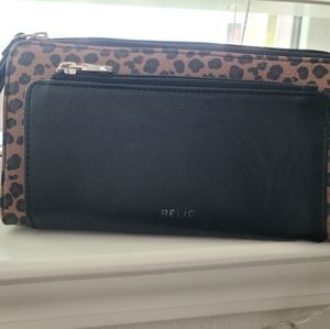 NWT Relic leather wallet